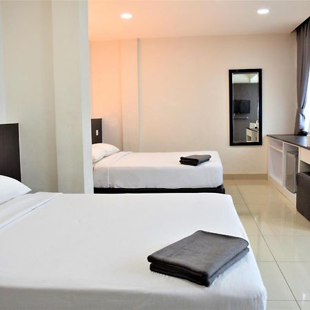Desaru, Bayu Balau Beach Resort Bandar Penawar エクステリア 写真