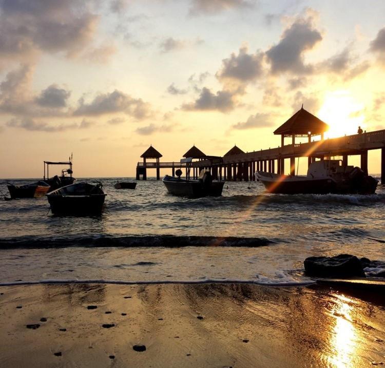 Desaru, Bayu Balau Beach Resort Bandar Penawar エクステリア 写真